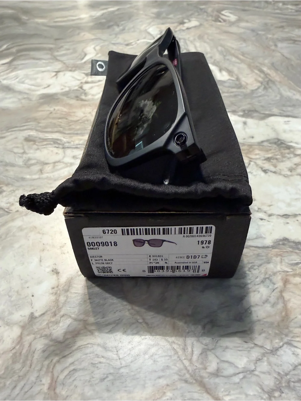 Oakley Ojector Men’s Black Frame Sunglasses with Dark Grey Lenses